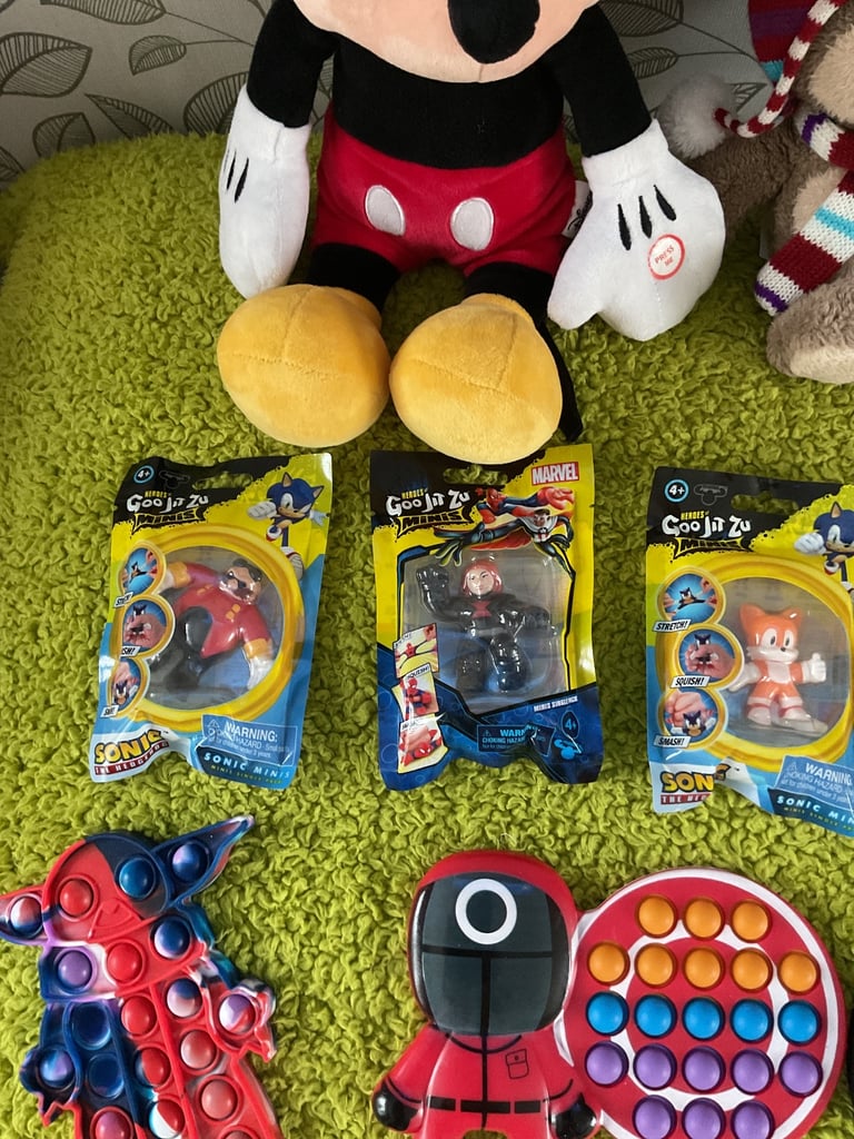 💙💚HEROS Goo Jit Zu and other items 😊