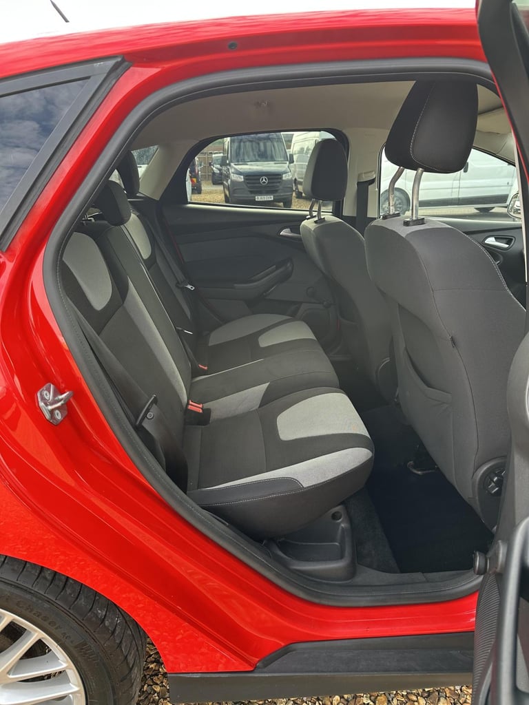 2014 Ford Focus 1.0T EcoBoost Zetec Navigator Hatchback 5dr Petrol Manual Euro 5 (s/s) (125 Hatch...