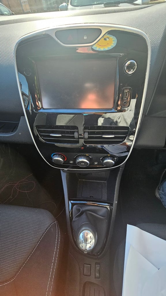 Renault, CLIO, Hatchback, 2015, Manual, 898 (cc), 5 doors