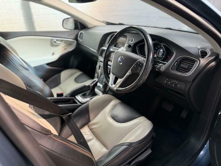 2014 Volvo V40 1.6 D2 Lux Powershift Euro 5 (s/s) 5dr HATCHBACK Diesel Automatic