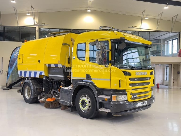 image for 2015 (15) SCANIA P250 ROAD SWEEPER