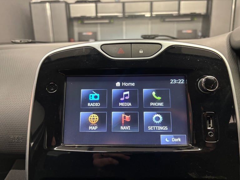 2015 Renault Clio 1.2 16V Dynamique MediaNav 5dr HATCHBACK Petrol Manual