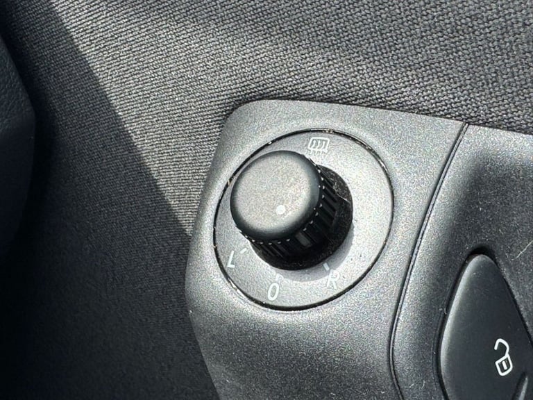 2011 61 VOLKSWAGEN POLO 1.2 MATCH HATCHBACK 5DR PETROL MANUAL EURO 5 (60 PS)