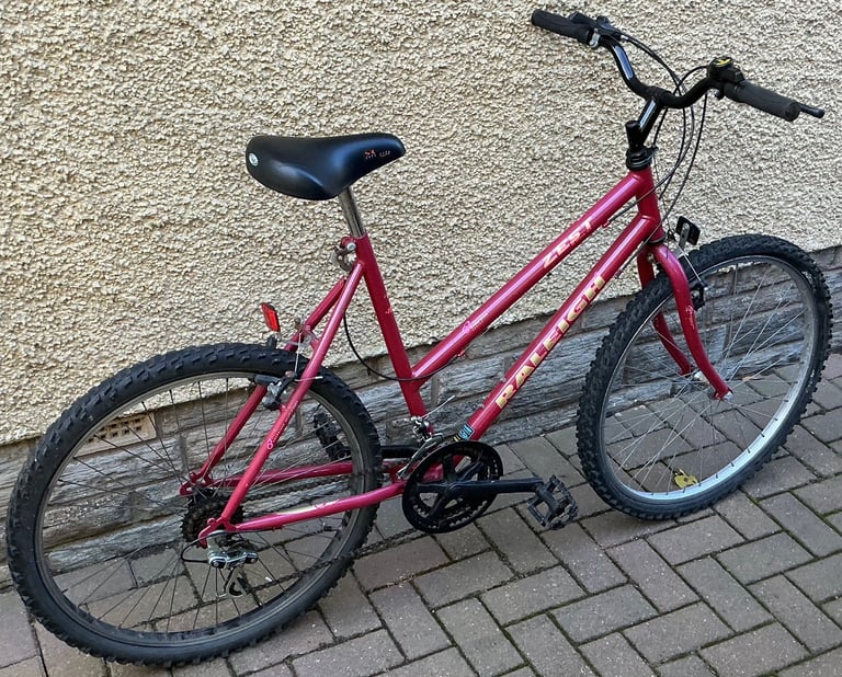 Bike/Bicycle.LADIES RALEIGH “ ZEST “ LARGE FRAME MOUNTAIN BIKE 