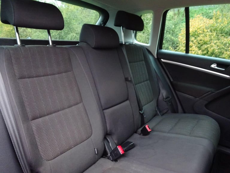 2012 Volkswagen Tiguan 2.0 TDi BlueMotion Tech SE 5dr DSG ESTATE DIESEL Automatic