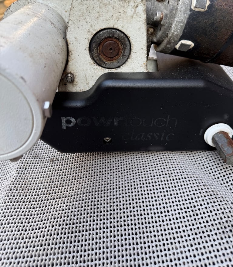 Caravan motor mover 