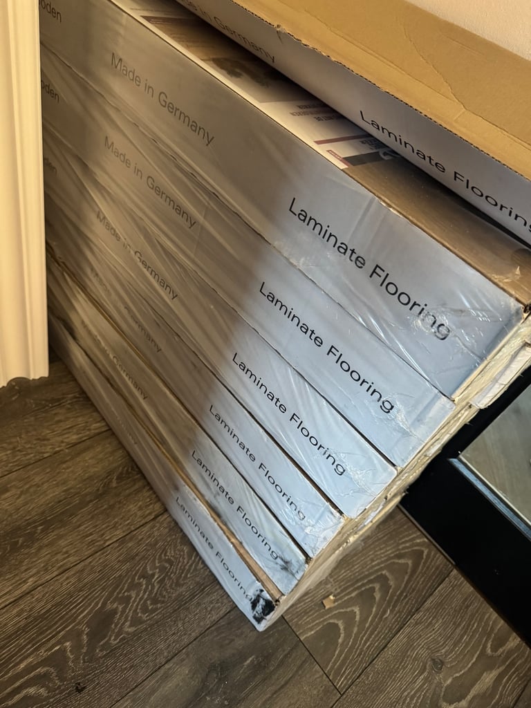 Light oak herringbone laminate flooring 8mm boards