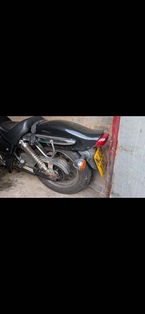 Suzuki, GZ, 2006, 124 (cc)
