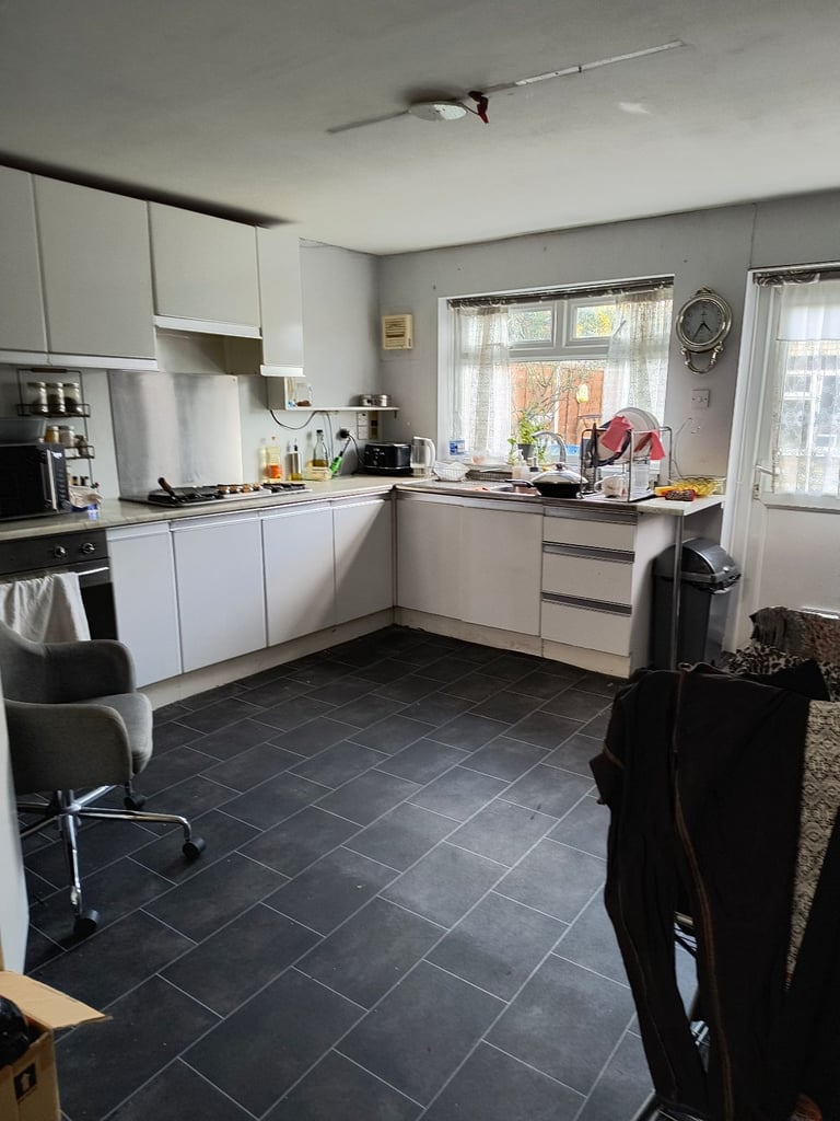 Big Loft room with built in toilet bath 