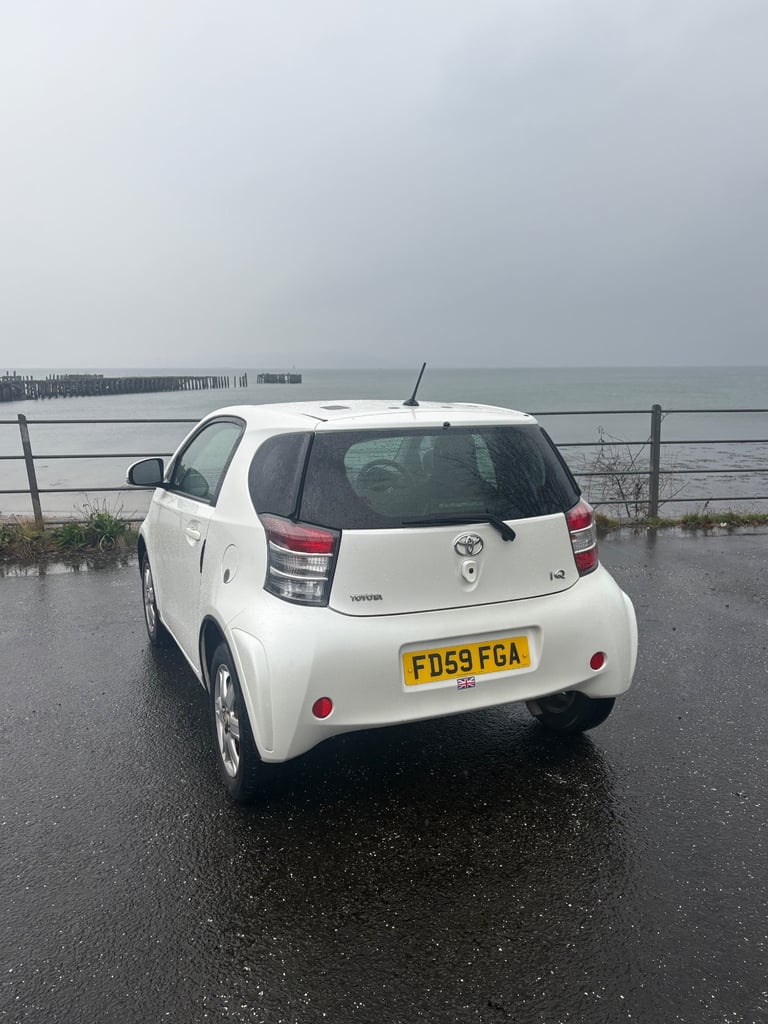 Toyota, IQ, Hatchback, 2010, Manual, 998 (cc), 3 doors