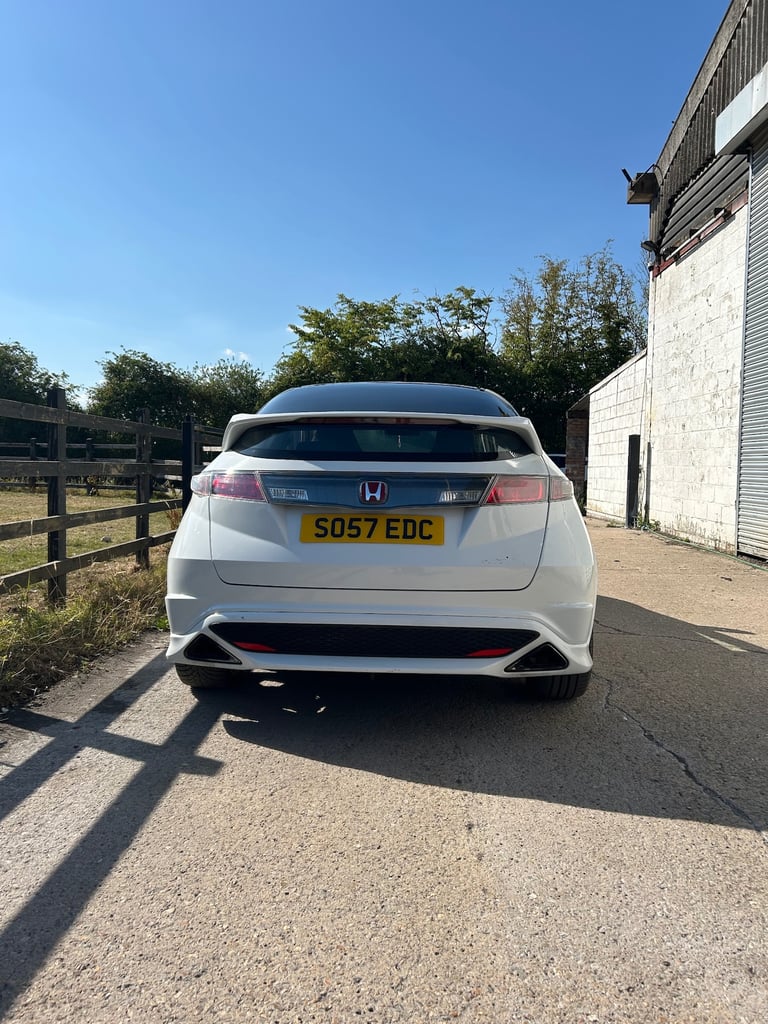 HONDA CIVIC 2.0 TYPE R GT CHAMPIONSHIP WHITE 