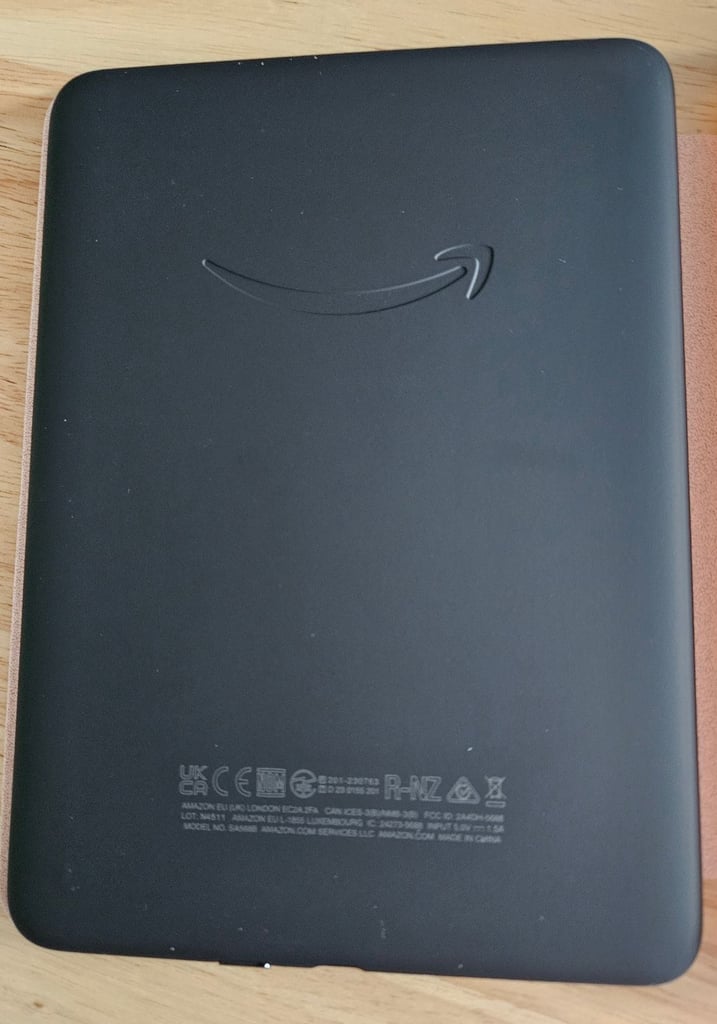 AMAZON Kindle Paperwhite (2024) 7"  eReader - 16 GB, Black EX.CONDITION
