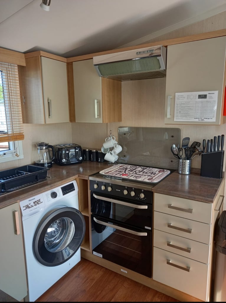 CARAVAN FOR HIRE HAVEN CAISTER ON SEA GREAT YARMOUTH NORFOLK 