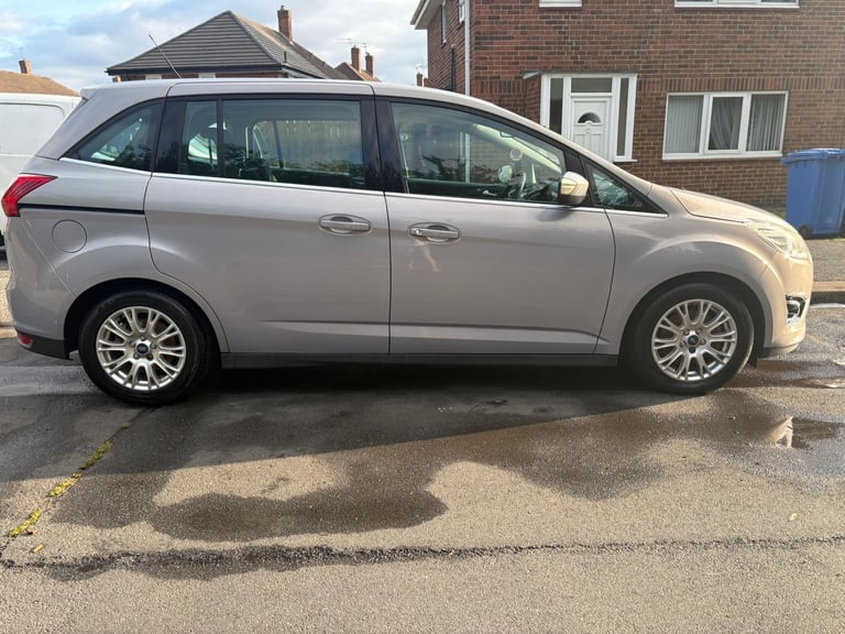 2012 Ford Grand C-Max 1.6 TDCi Titanium 5dr 7 seater diesel  MPV Diesel Manual