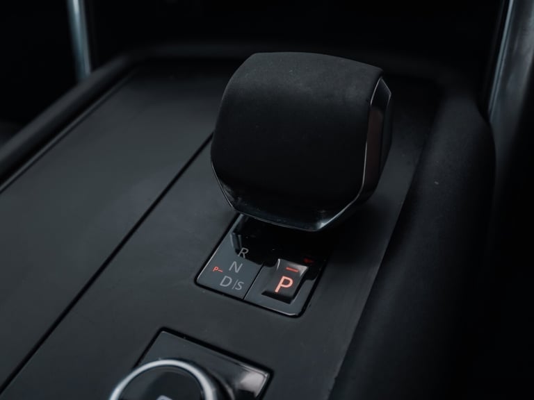 2021 Land Rover Discovery 3.0 D300 R-Dynamic HSE 5dr Auto ESTATE DIESEL Automatic