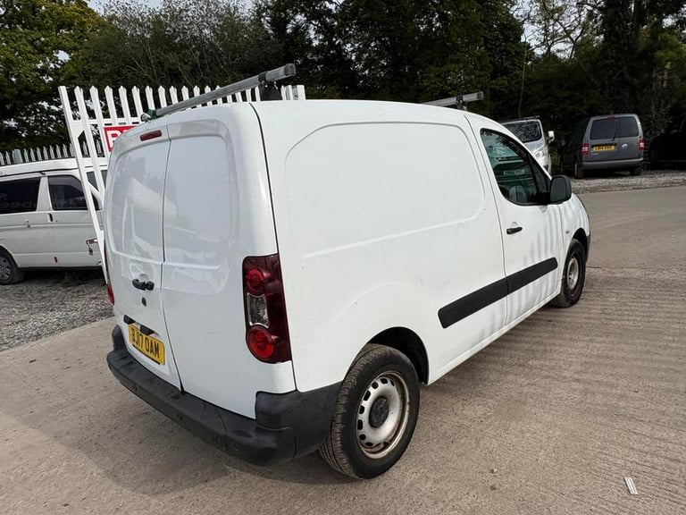 2017 Peugeot Partner Partner SE L1 Blue HDi Panel Van DIESEL Manual
