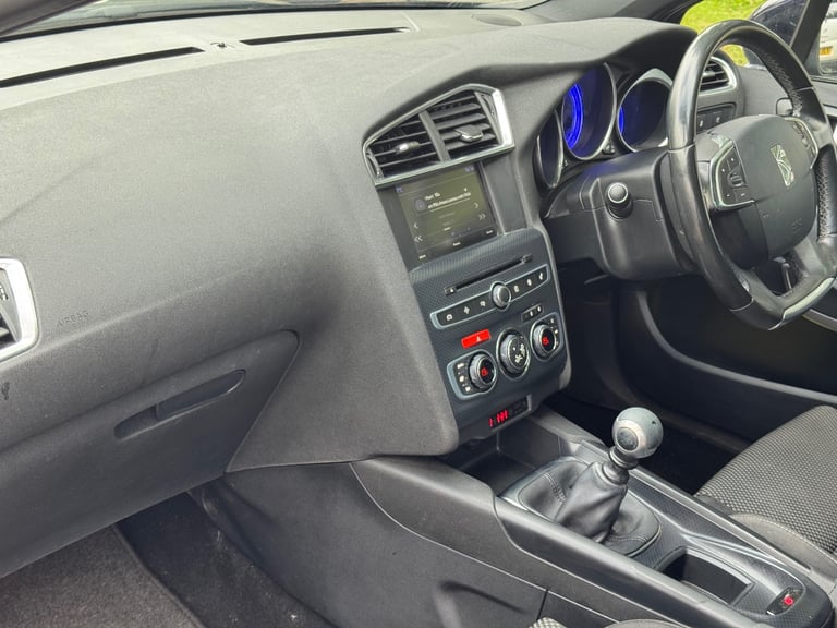 DS, DS 4, Hatchback, 2016, Manual, 1560 (cc), 5 doors