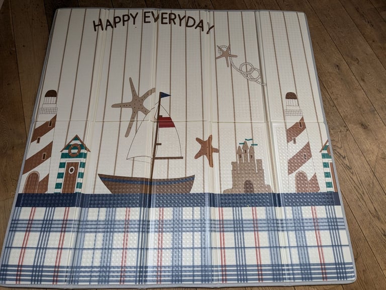 Large children's playpen with reversible soft mat