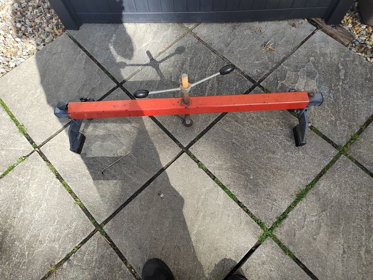 ENGINE SUPPORT FRAME. 