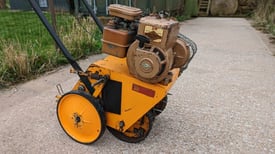Sisis Auto-Greenman Petrol Lawn Care Machine for Spiking, Hollow Tining, Slitting, Raking