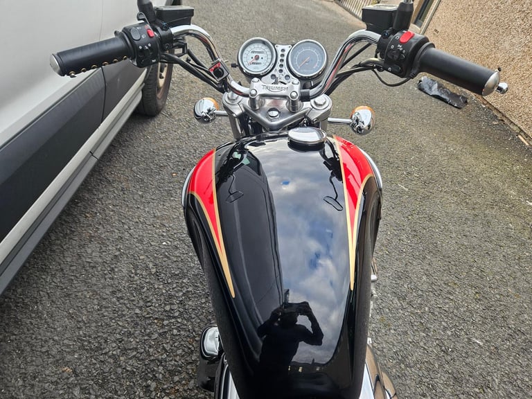 Triumph Thunderbird 900 nice clean original example 