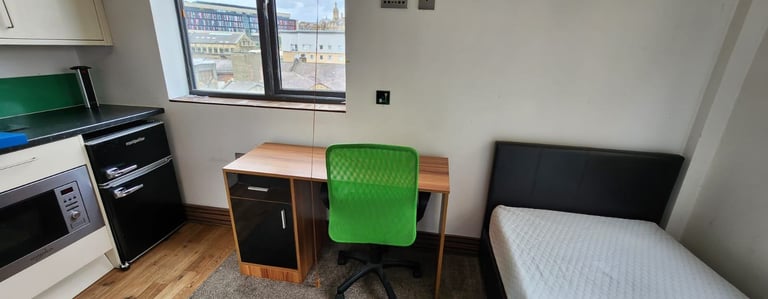 DSS/UC - Studio Flat Apartment - To Rent - Bills Included (Bradford)