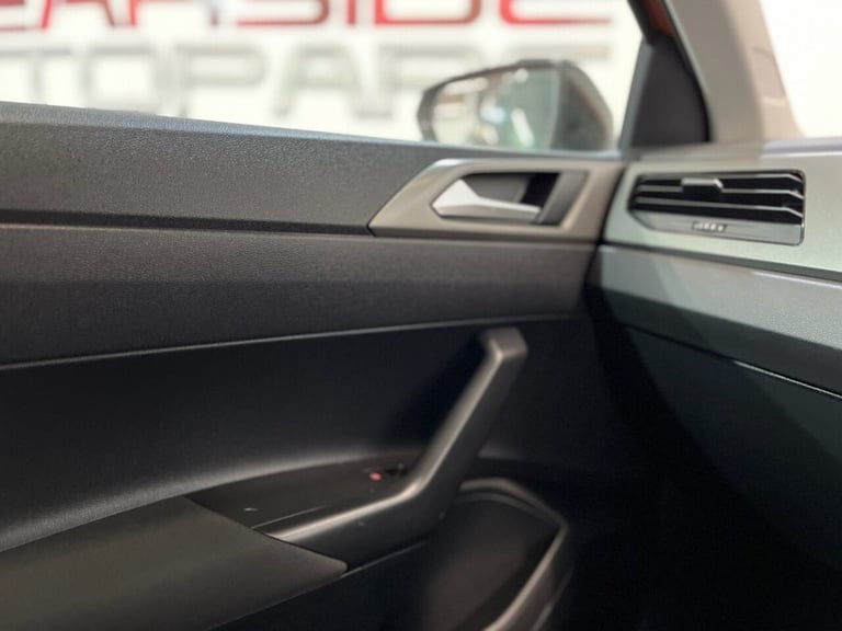 2018 Volkswagen Polo 1.0 SE 5d 74 BHP Hatchback Petrol Manual