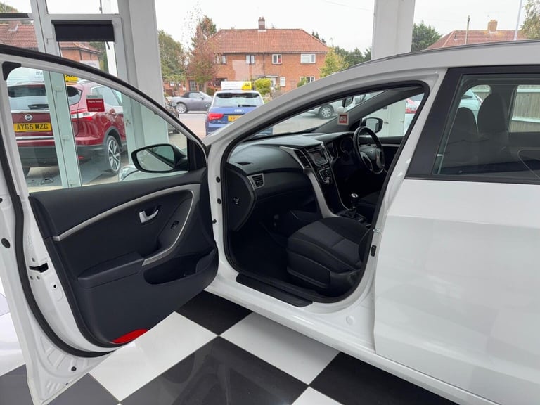 HYUNDAI I30 1.6 CRDi Blue Drive Active Tourer Euro 5 (s/s) 5dr 2014