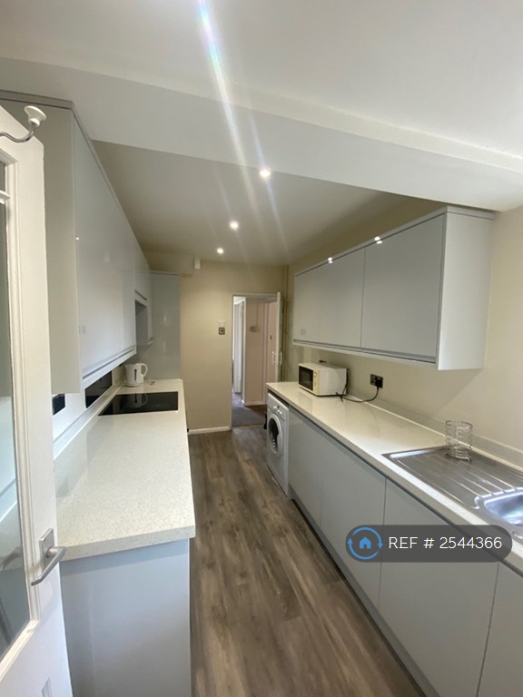 4 bedroom house in Claverham Road, Bristol, BS16 (4 bed) (#2544366)