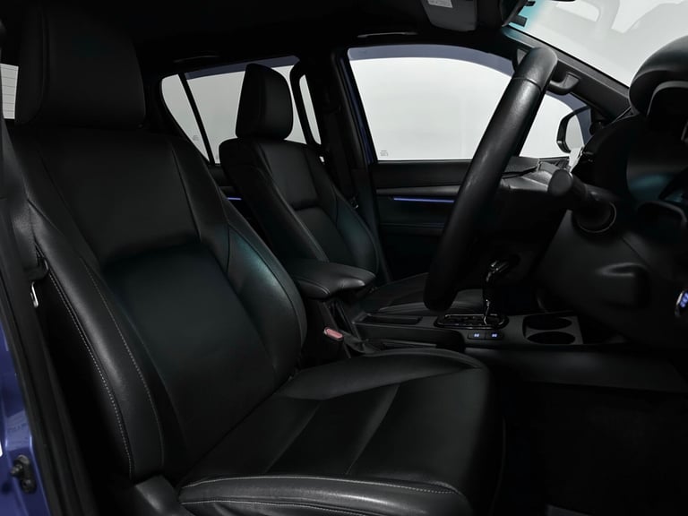 2021 (71) Toyota Hilux Invincible X Pickup Double Cab 2.8 D-4D Auto ( 204 bhp )