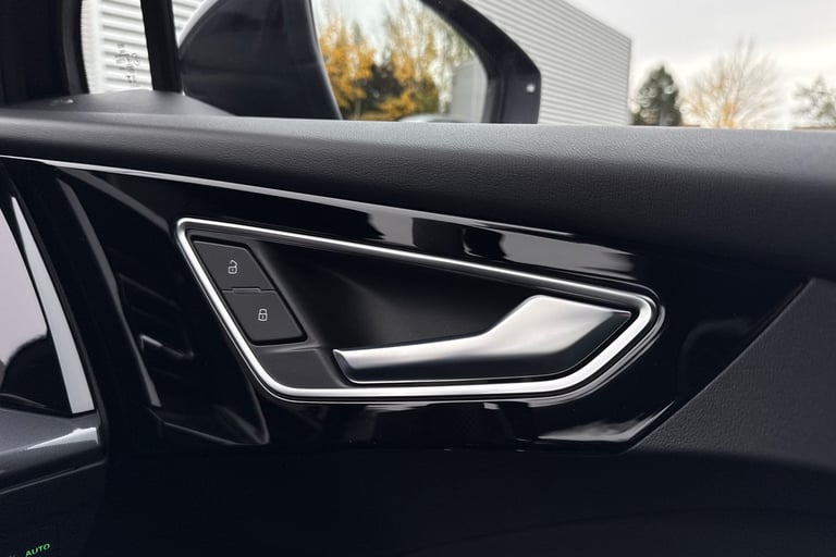 2024 Audi Q4 e-tron Q4 Sportback S line 45 e-tron  210,00 kW SUV ELECTRIC Automatic