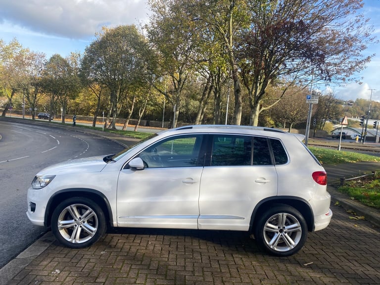 2013 Volkswagen Tiguan 2.0 TDi BlueMotion Tech R-Line 177 5dr DSG ESTATE Diesel Automatic