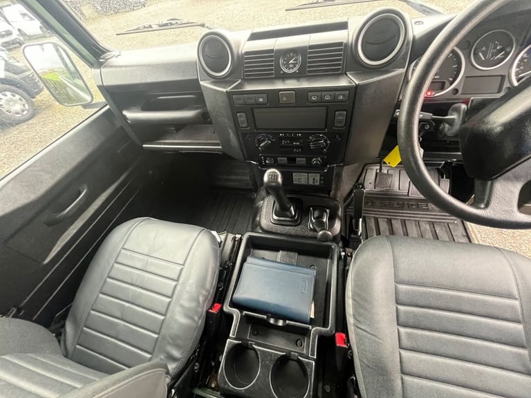 2012 Land Rover Defender 122bhp 2.2 TDCi Hard Top SUV Diesel Manual 4WD Euro 5 ONLY33K PANEL VAN ...