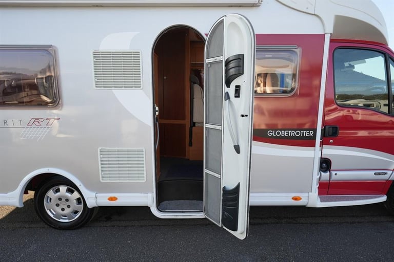 Dethleffs Globetrotter ESPRIT RT RENAULT 3 BERTH 4 TRAVEL SEAT MOTORHOME
