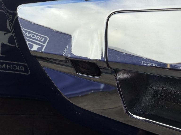 2019 Toyota Hilux 2.4 D-4D Invincible 50 Pickup Double Cab 4dr Diesel Auto 4WD Euro 6 (s/s) ( Pic...