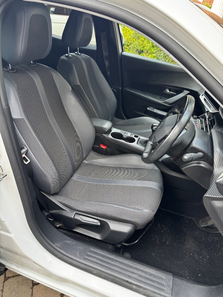 Peugeot, 2008, Hatchback, 2020, Manual, 1199 (cc), 5 doors