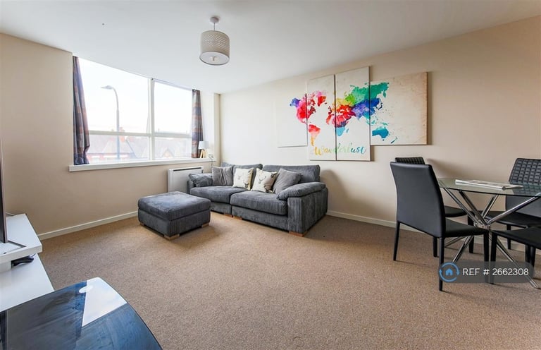 1 bedroom flat in Roberts House, Altrincham, WA14 (1 bed) (#2662308)