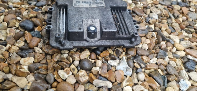 Vauxhall Zafira B 08-13 Automatic Auto 1.9 CDTI Diesel ECU Control Module 0281014452