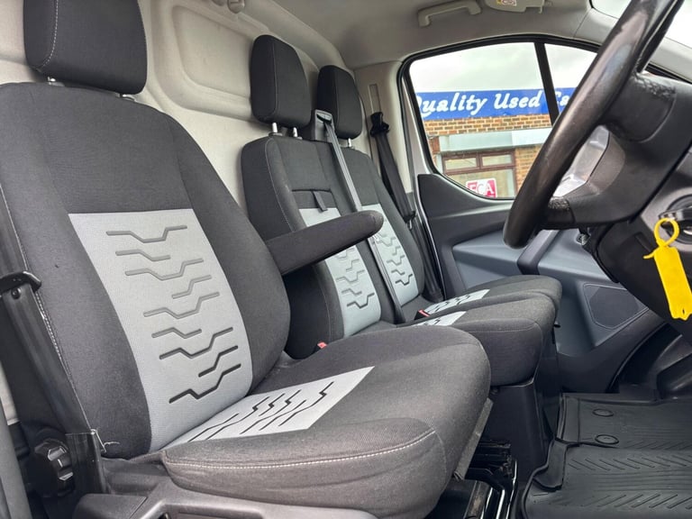 2017 Ford Transit Custom 2.0 TDCi 130ps Low Roof Limited Van PANEL VAN DIESEL Manual