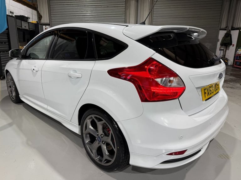 2013 Ford Focus 2.0T EcoBoost ST-3 Hatchback 5dr Petrol Manual Euro 5 s/s 250 ps Top Spec  Hatchb...