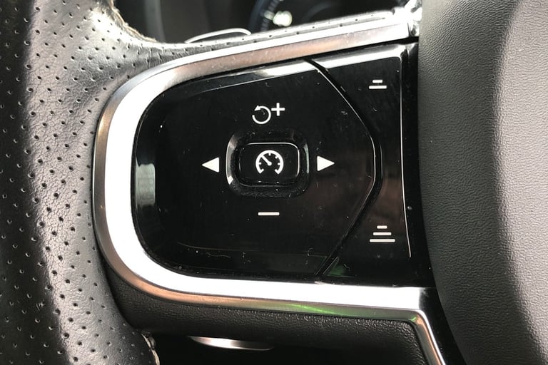 2019 Volvo S90 2.0 T4 R DESIGN 4dr Geartronic Saloon PETROL Automatic