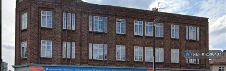 image for 3 bedroom flat in Hurst Court, Sidcup, DA15 (3 bed) (#2686407)