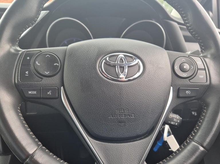 2016 Toyota Auris 1.6 D-4D Business Edition 5dr Hatchback Diesel Manual