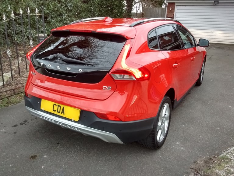 2015 Volvo V40 Cross Country D2 [120] FSH Cross Country Lux 5dr HATCHBACK Diesel Manual