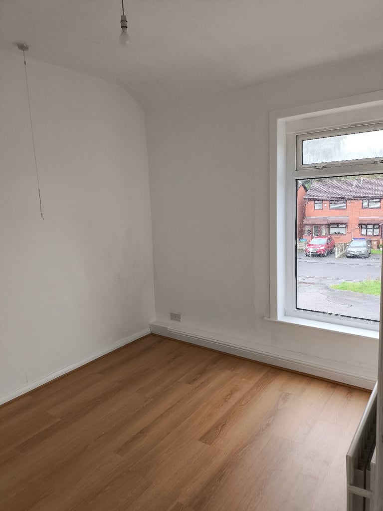 Newly Refurbished 2-Bedroom Terraced House To Let – Modern Living in Middleton!