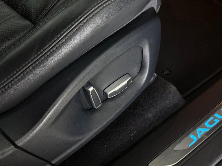 2019 Jaguar F-Pace 2.0 P250i Portfolio Auto AWD Euro 6 (s/s) 5dr ESTATE Petrol Automatic