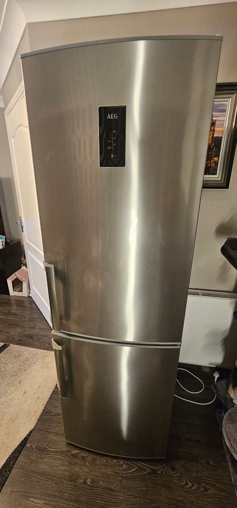 AEG Frost Free Fridge Freezer (60/40)