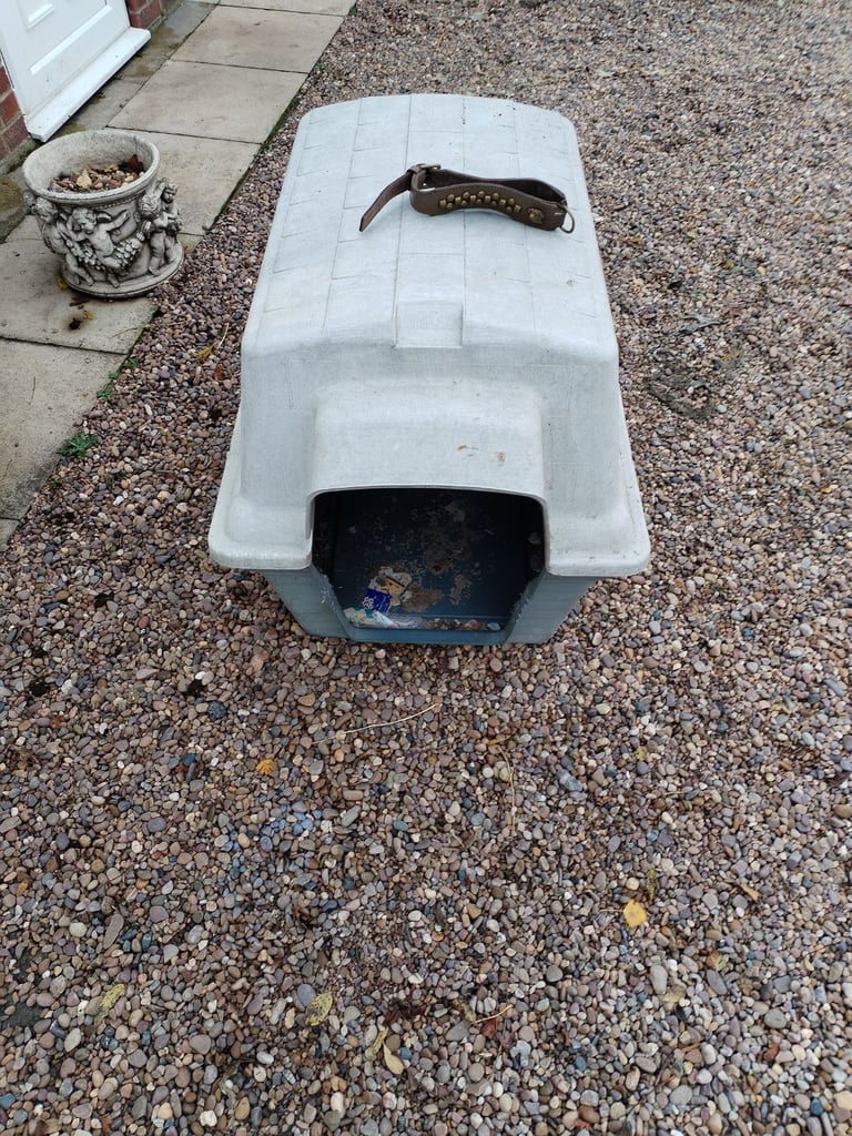 Large plastic dog kennel 