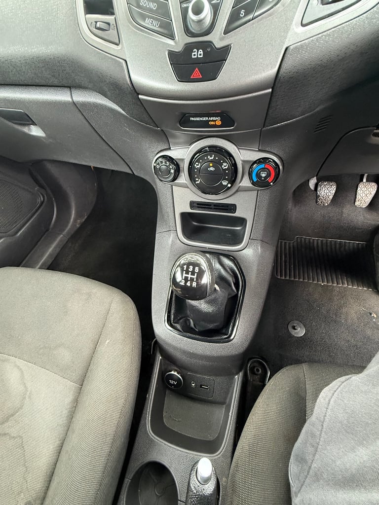 Ford, FIESTA, Hatchback, 2014, Manual, 1241 (cc), 3 doors