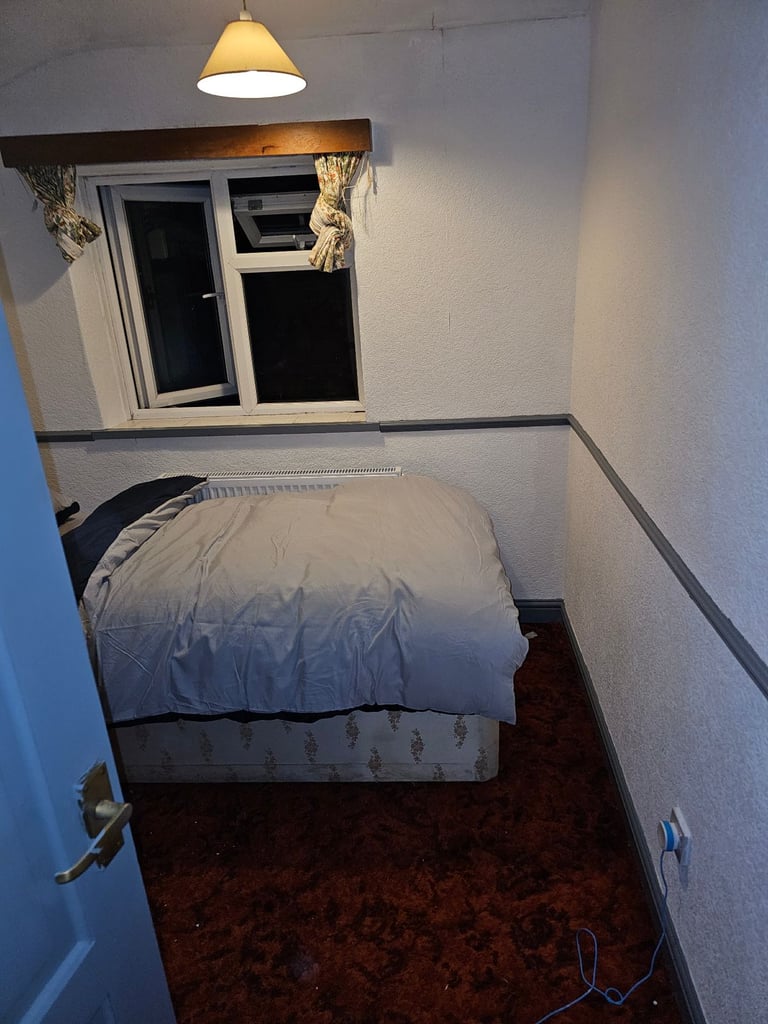 Room available in B36